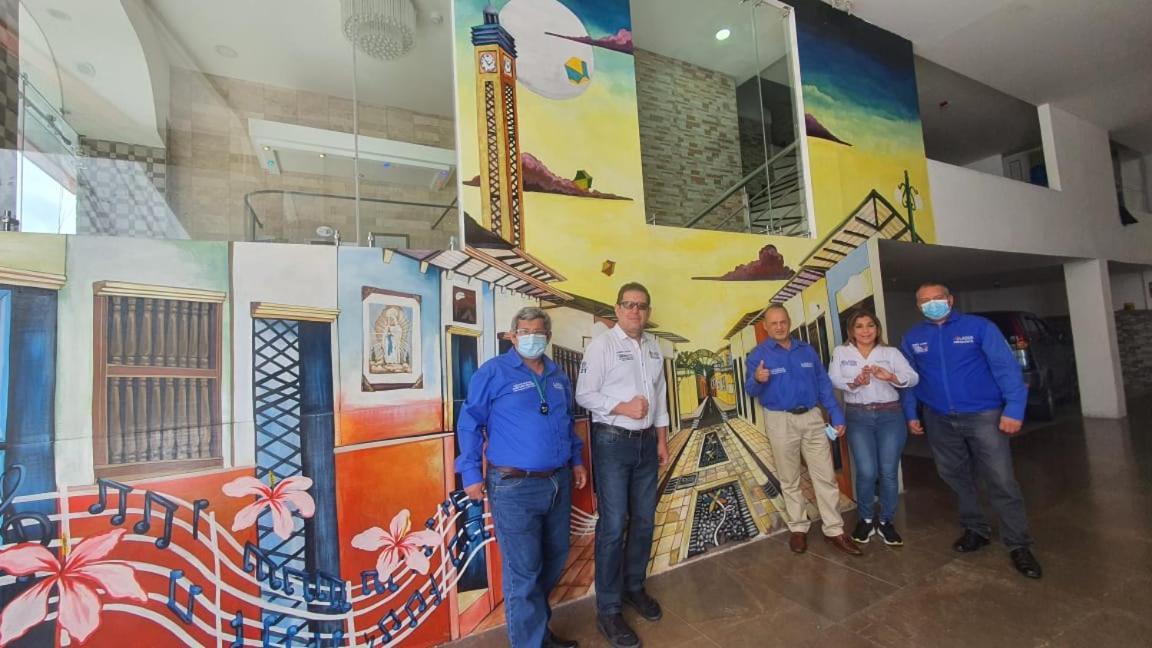 Hotel Loja Bella Bagian luar foto