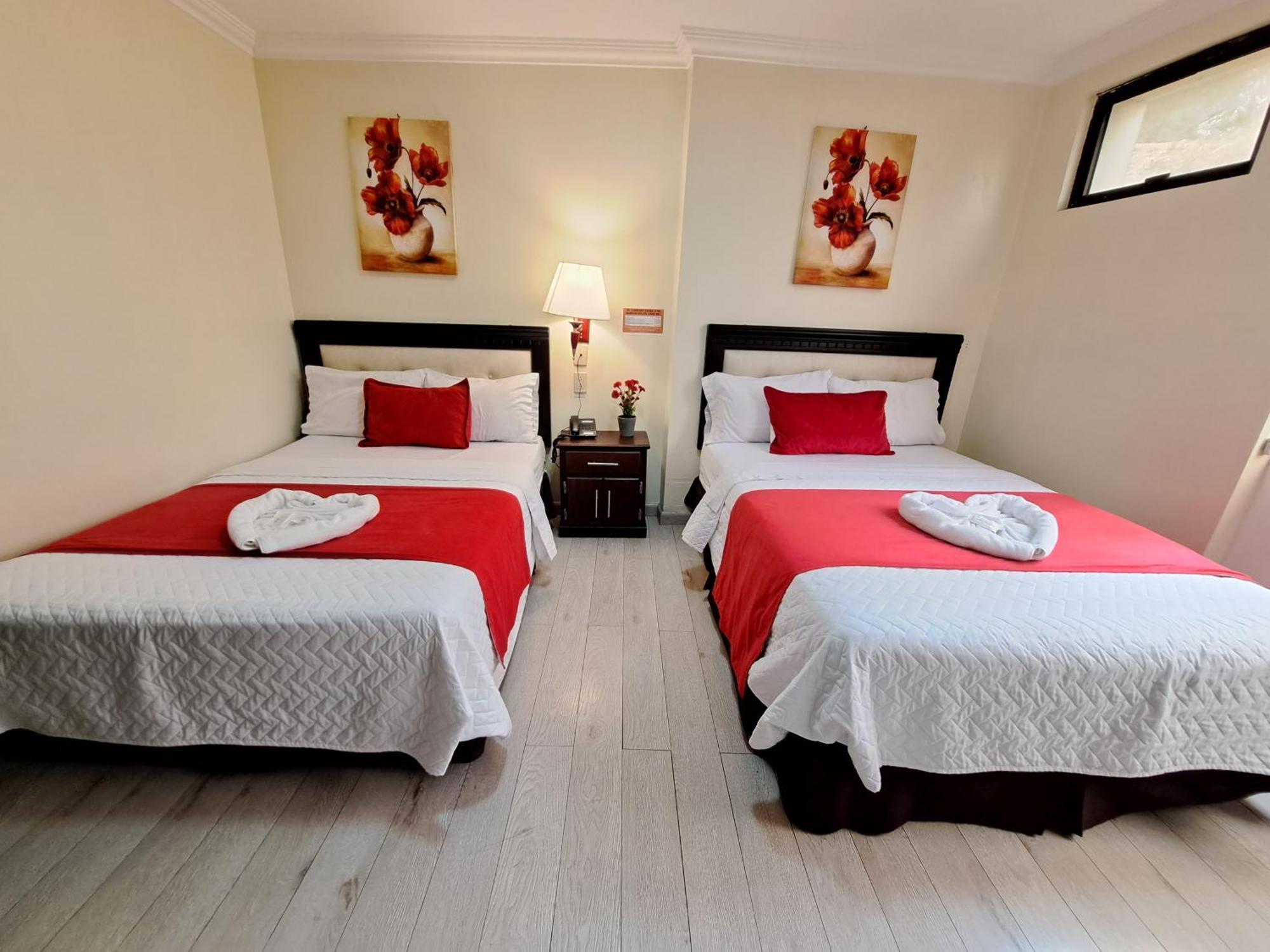 Hotel Loja Bella Bagian luar foto